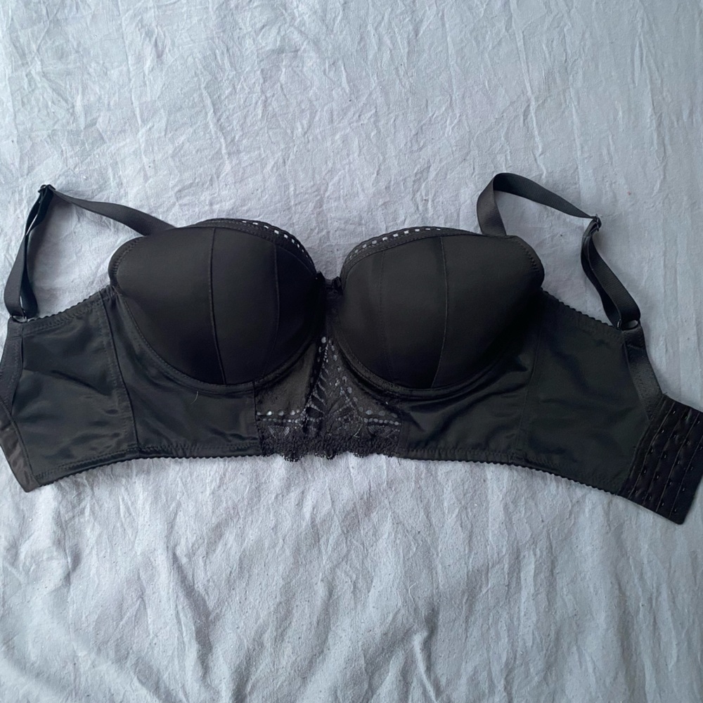 NWOT Comexim 60J / 28FF uk Hera bra, black longline 3hc with lace detail